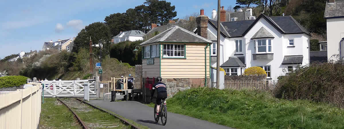 The Tarka Trail runs through Instow